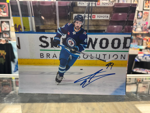 Colby Barlow signed Winnipeg Jets 8x10 Photo