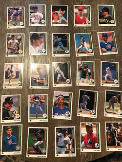 1989 Upper Deck Baseball Lot of 25 Cards #11
